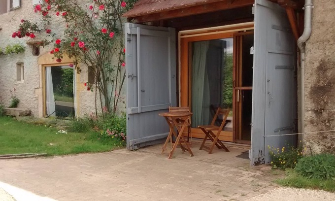 Saint-Ythaire Cottage | A nest in the stable