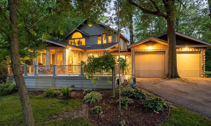 Ventura House | A New Retreat at Clear Clear Lake, A Uniquely Iowan Experience
