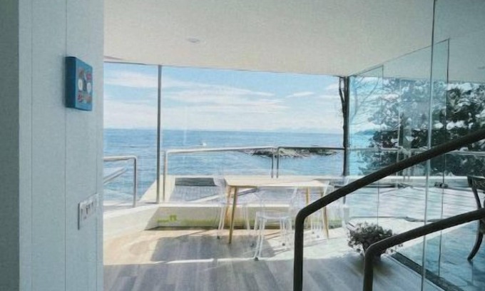 West Vancouver Villa | A picturesque seaside villa in the West Wen and naturen