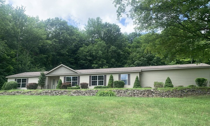 Oneonta House | A Place To Unwind