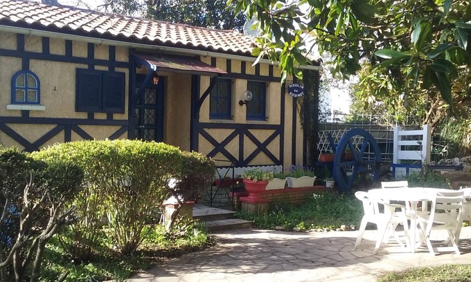 La Jarne Cottage | A PRETTY FRENCH DETACHED HOUSE IN A NICE GARDEN-10mn for Beaches or La Rochelle