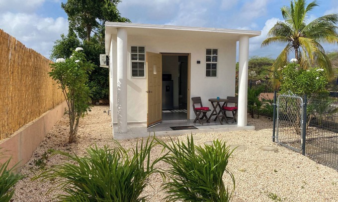 Mahuma Apartment | A private and cozy 1-bedroom apartment near the heart of Curaçao