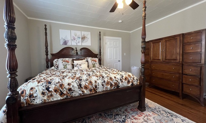 Gastonia House | A quaint 100 year old house fully remodeled in the heart of Gastonia