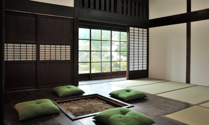Chino House | A quaint space renovated from a 120yearold folk / Chino Nagano