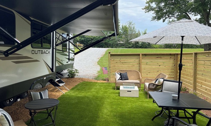 Buford House | A relaxing night for the business traveler or a romantic night for 2.