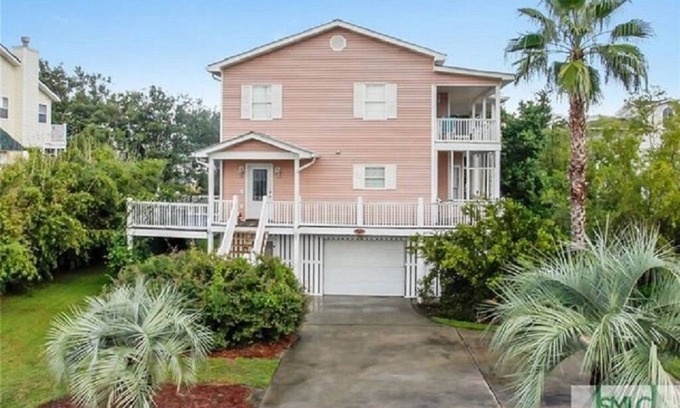 Tybee Island House | A SHORE THING! Spacious home just steps from North Beach! + Golf Cart Option!