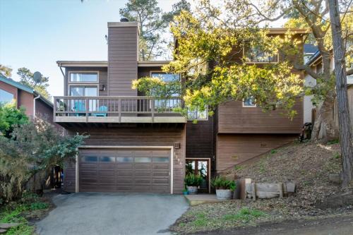 Lodge Hill House | A Skyhigh Retreat