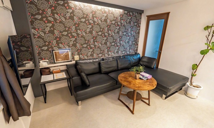 Kanazawa House | A spacious and comfortable room with a 50inch TV /Kanazawa Ishikawa