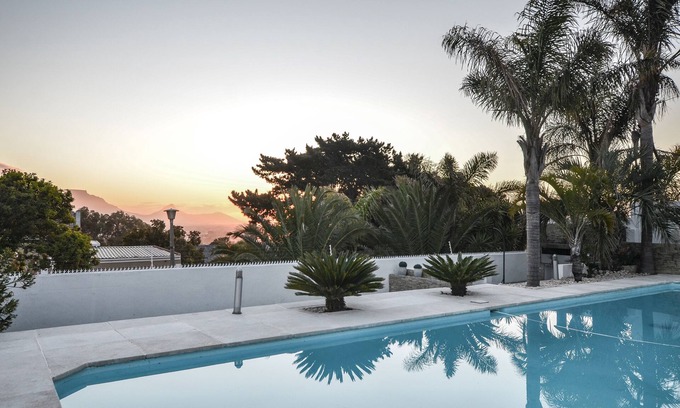 Welgemoed House | A spacious home with breathtaking views over Cape Town and with 8 luxury rooms,.