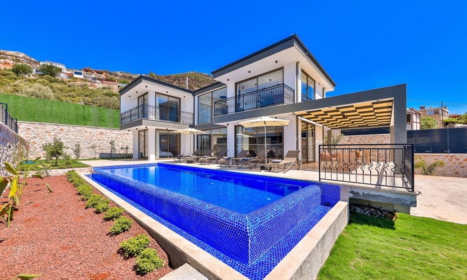 Kas Villa | A Stunning 3-Bedroom Retreat Blending Style with Comfort - Convervative