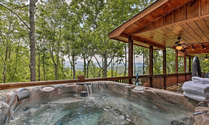 Cherry Log Cabin | A Sunset Dream' - Upscale Blue Ridge Cabin!