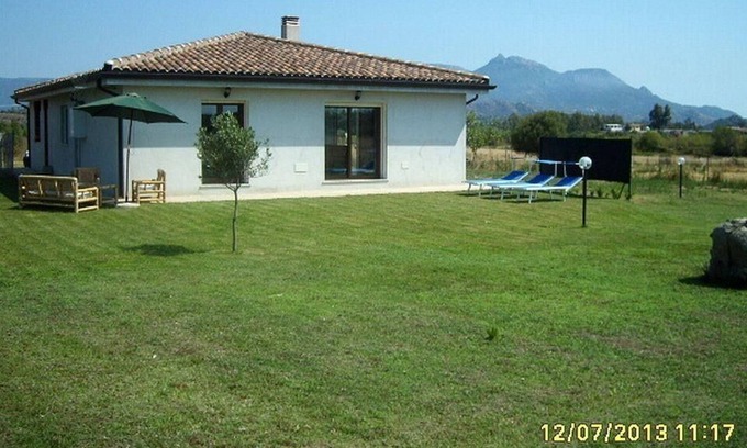 Girasole Villa | A tasteful villa lain near the Lido di Orrì’s seashore.