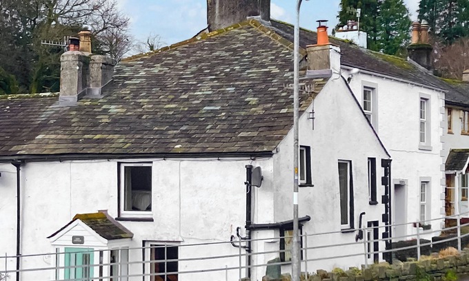 Portinscale Cottage | A traditional Lakeland cottage situated in the heart of Portinscale village.