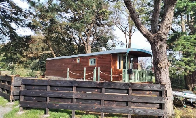 Les Moutiers-en-Retz House | A trailer by the sea