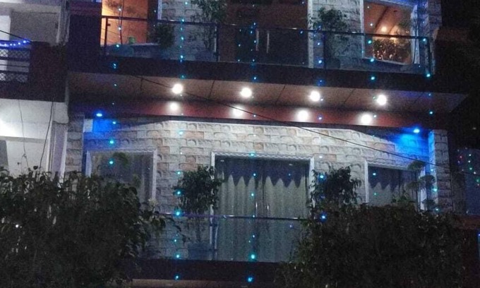 Basai House | A very beautiful home stay on the nice location and very near to the Taj Mahal.