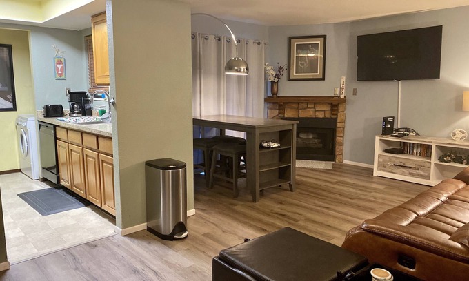 Kimball Junction Condo | A Wasatch Wonderland Beautiful 2 + 2, Dog Friendly