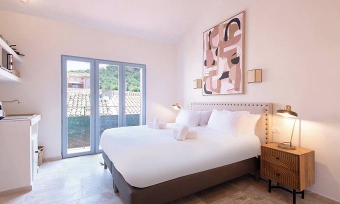 Saint-Tropez City Centre Apartment | A Wonderful Studio in the Heart of Saint Tropez w. balcony