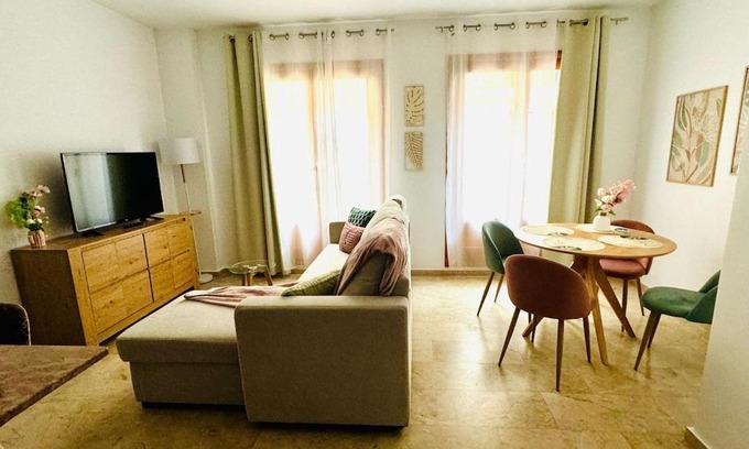 Valencia City Centre Apartment | ABAT 1 Cool & Wide Flat next to the Cathedral
