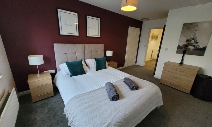Colchester Apartment | Abbey Field Sycamore Apartment- By Catchpole Stays