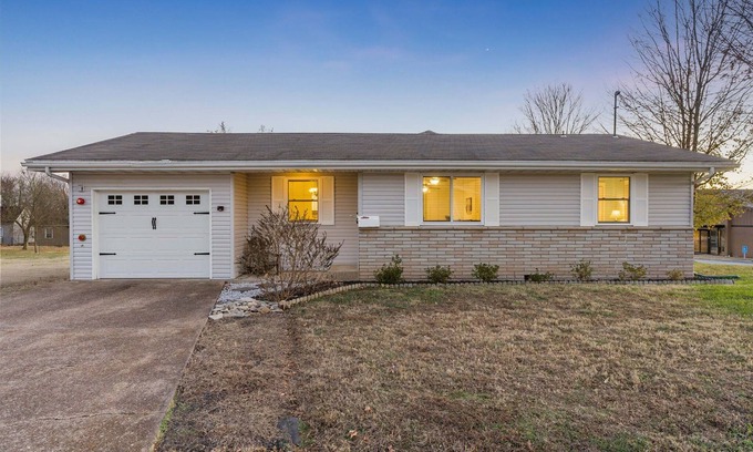 Downtown Branson Cottage | Abby's Place | Close to attractions