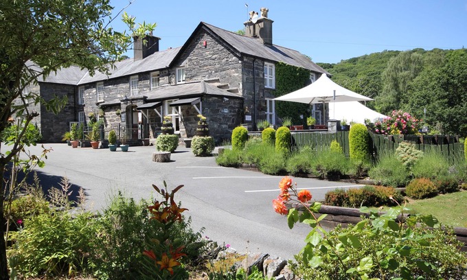 Prenteg Hotel | Aberdunant Hall