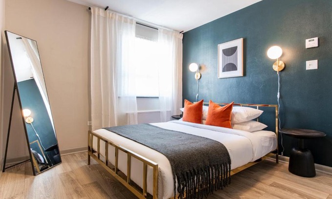 Downtown Louisville Apartment | Abode Downtown Louisville - 4th St Live