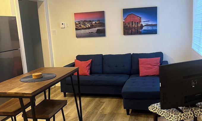 Terra Nova Apartment | Above ground apartment ,just a 10 minute drive to historic downtown St.Johns🌊🍻