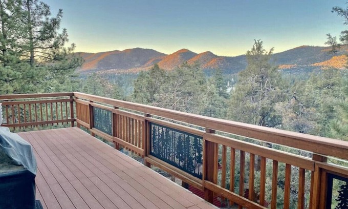 Big Bear City House | Above the Starr's - Great view