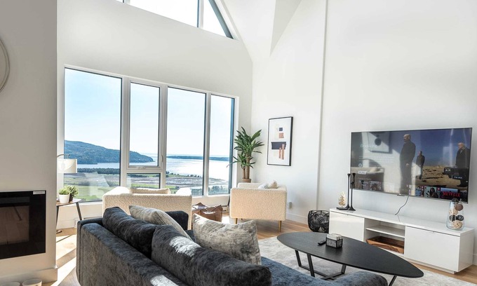Baie-St-Paul Condo | Absolutely Stunning 4br Condo with Gorgeous Views