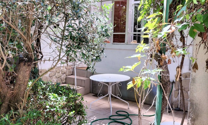 Cuers House | AC 3-bedroom house with terrace and shady garden - Dodo et Tartine