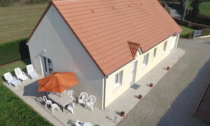 Les Moitiers-d'Allonne Cottage | Accessible house with enclosed garden, near beach, pets allowed