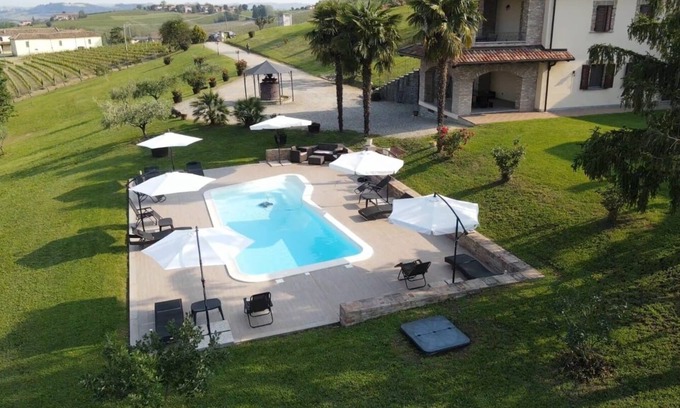 Canelli Apartment | Accommodation 'La Torre' in a renovated late 19th century country house