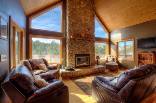 Deadwood House | Aces and Eights Lodge