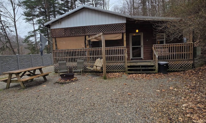 South Bloomingville Cottage | Acorn Cottage located in Hocking Hills