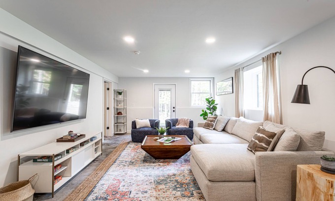 Olivebridge House | Acorn Hill - Game-room + Fireplace + Firepit + BBQ