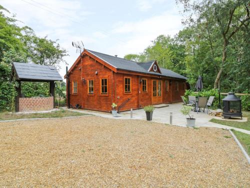 Saxmundham House | Acorn Lodge