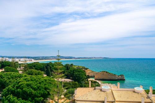 Alporchinhos Apartment | Acqua Vista - Family & Pool & 300M from BEACH