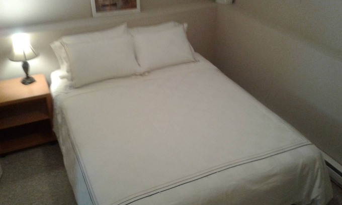 West End Apartment | Across from beautiful Bowring Park 2brm apt