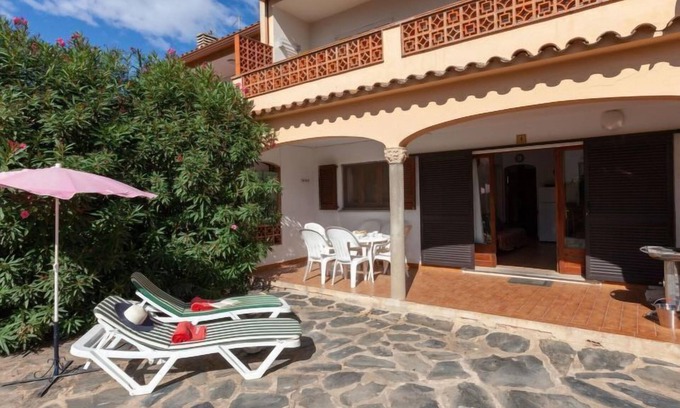 L'Escala Apartment | Adelfa apt. 1 by Interhome