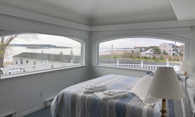 Phippsburg House | Admiral Suite - Seaside Suite on Popham Beach!