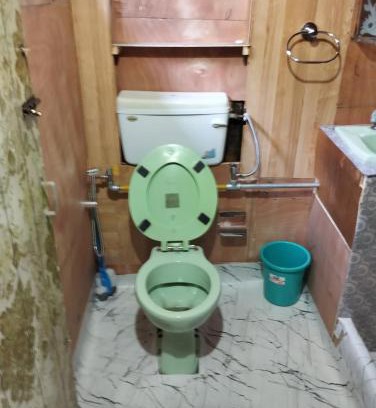Dal Lake House | Adnan home stay