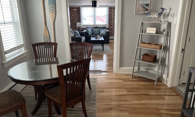 Ventnor City Apartment | Adorable 1st floor apartment 2 blocks to the beach.