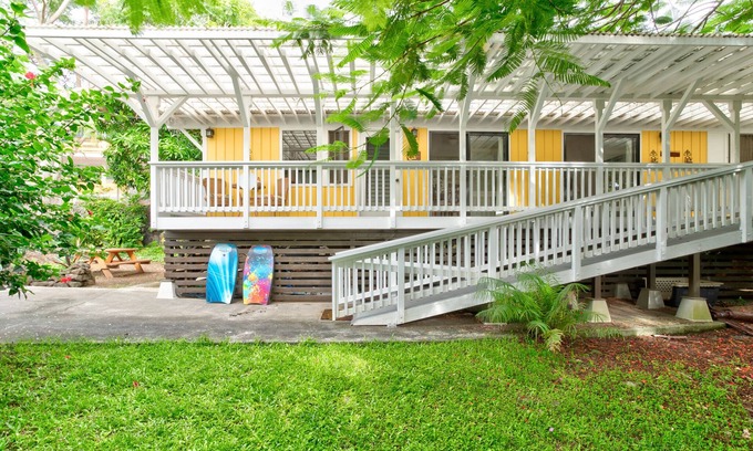 Kona Palisades Apartment | Adorable Guest Cottage with Lanai -sleeps 3