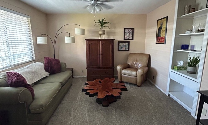 Miramonte Condo | Adorable Midtown Condo