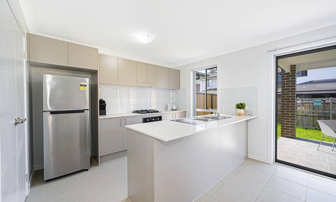 Edmondson Park House | Adorable Modern 4 Br House Parking & Convenient