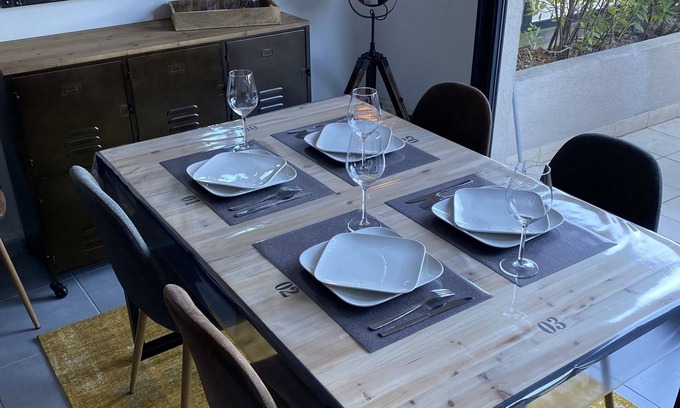 Frejus Port Apartment | Advent stage all on foot in Frejus. Mint condition