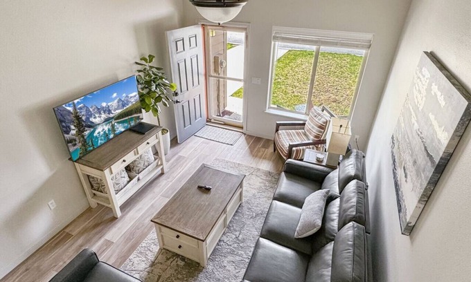 Donnelly Apartment | Adventure Basecamp .