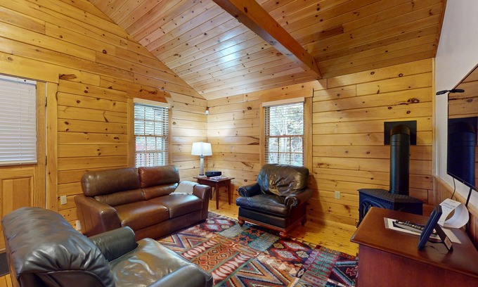 Northport Cabin | Adventure starts here in this dog-friendly cabin with kitchen, firepit & trails