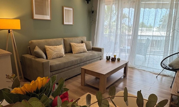 Oropos Apartment | Aelia Seaside Apartment Oropos