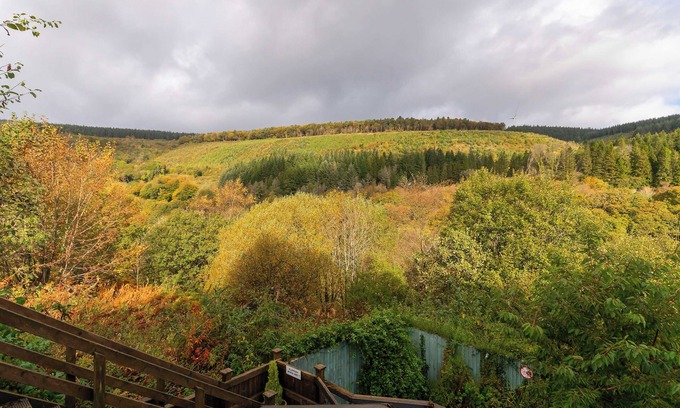 Port Talbot Apartment | Afan Forest Bike Park Lodge Sleeps 22 people